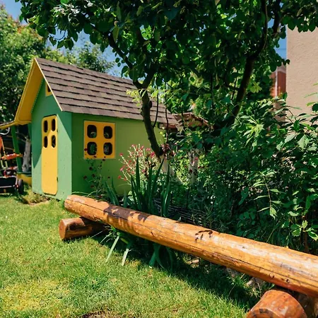 Vadlen Guest house *